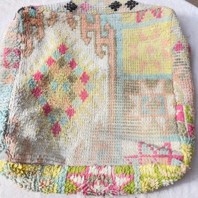 VERWACHT Marokkaanse Poef nr.94700 60cm x 60cm x 25cm leverbaar eind februari