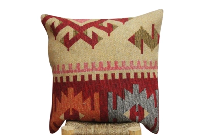 Kussen uit Turkije  60cm x 60cm incl binnenkussen katoenen achterkant (beige) Nr 21267