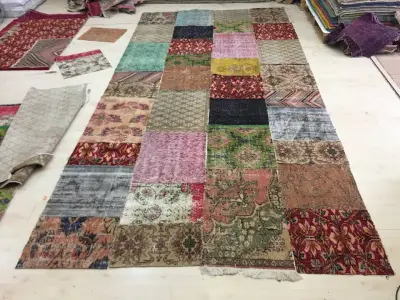 Patchwork op maat en kleur. Prijs € 200- per vierkante meter. (Rond ook mogelijk)