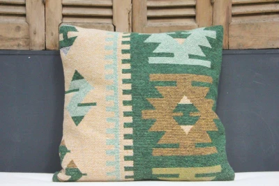 Kussen uit Turkije  60cm x 60cm incl binnenkussen katoenen achterkant (beige) Nr 44033