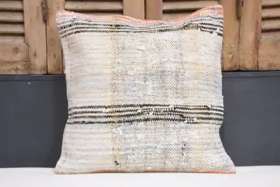 Kussen uit Turkije 50cm x 50cm incl binnenkussen katoenen achterkant (beige) Nr.51643