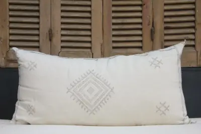 Sabra Kussen uit Marokko wit 100cm x 50cm incl vulling nr. 58126