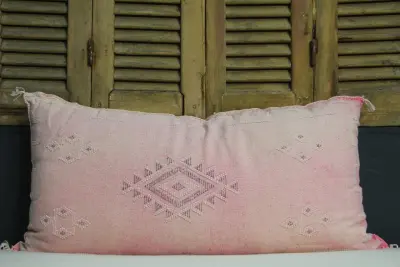 Sabra Kussen uit Marokko roze 100cm x 50cm incl vulling nr. 80214