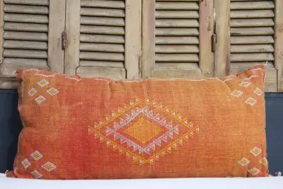 Sabra Kussen uit Marokko rood 100cm x 50cm incl vulling nr. 80217