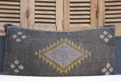 Sabra Kussen uit Marokko bruin100cm x 50cm incl vulling nr. 80234