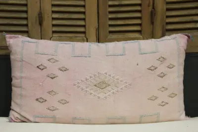 Sabra Kussen uit Marokko roze 100cm x 50cm incl vulling nr. 81238