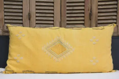 Sabra Kussen uit Marokko geel 100cm x 50cm incl vulling nr. 91215