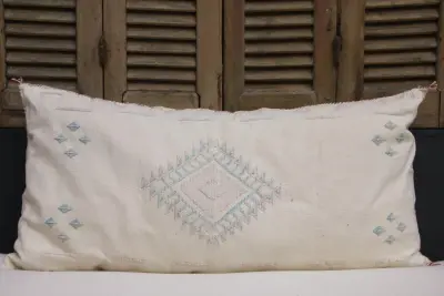 Sabra Kussen uit Marokko beige100cm x 50cm incl vulling nr. 91226