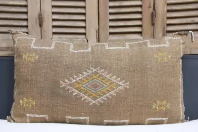 Sabra Kussen uit Marokko bruin 100cm x 50cm incl vulling nr. 91241