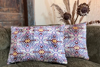 Ikat Velvet kussen diverse kleuren 60cm x 40cm incl binnen kussen  