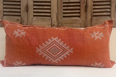 Sabra Kussen uit Marokko Oranje / rood 100cm x 50cm incl vulling nr.63000