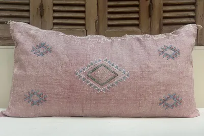 Sabra Kussen uit Marokko Roze 100cm x 50cm incl vulling nr.63004