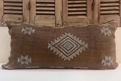 Sabra Kussen uit Marokko Bruin 100cm x 50cm incl vulling nr.63012