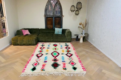 SALE Azilal vloerkleed 280cm x 190cm (let op kleur is iets uitgelopen, zie foto's)