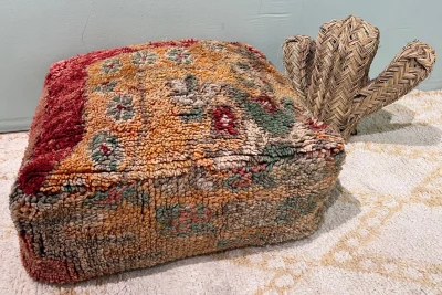 SALE Marokkaanse Poef nr.37400 60cm x 60cm x 25cm (gaatje, zie foto's) inclusief vulling!