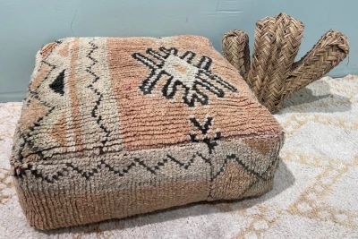 SALE Marokkaanse Poef nr.77806 60cm x 60cm x 25cm Poef heeft diverse kleine gaatjes