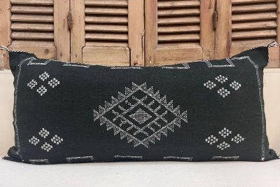 Sabra Kussen uit Marokko zwart 100cm x 50cm incl vulling nr.56269