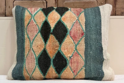 SALE Marokkaans berber kussen nr. 5837 60cm x 40cm (gaatje, zie foto's)