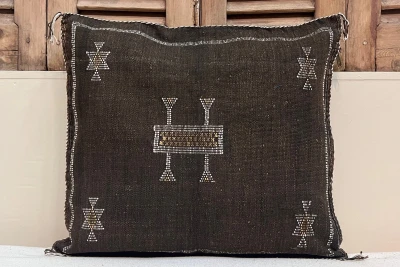 Sabra Kussen uit Marokko donkerbruin 45cm x 45cm incl vulling nr.94077