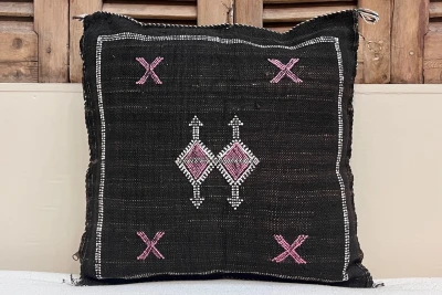 Sabra Kussen uit Marokko donkerbruin 45cm x 45cm incl vulling nr.94080