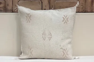 SALE Sabra Kussen uit Marokko 45cm x 45cm incl vulling nr.64079 (kussen heeft vlekken)