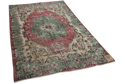 VERKOCHT vintage vloerkleed rood met groen 248cm x 153cm