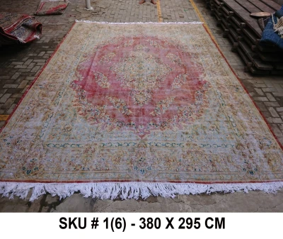 Vintage vloerkleed zandkleur met groen en rood, nr.98004, 380cm x 295cm Dit kleed verwachten we half oktober binnen