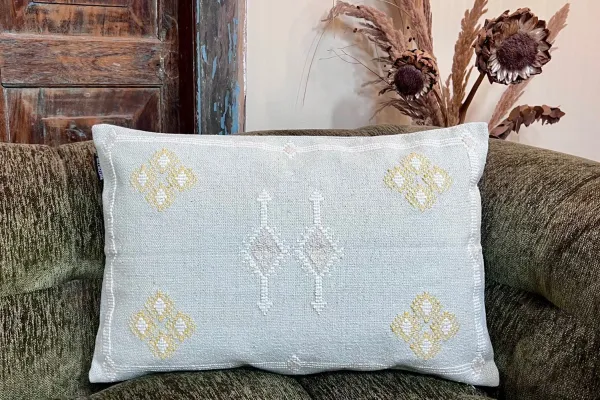 Sabra style kussen lichtgroen 60cm x 40cm (VOORVERKOOP, leverbaar in juli)