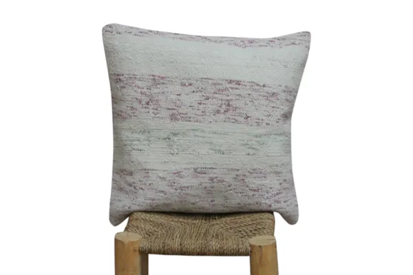 Kussen uit Turkije  50cm x 50cm incl binnenkussen katoenen achterkant (beige) Nr 21219