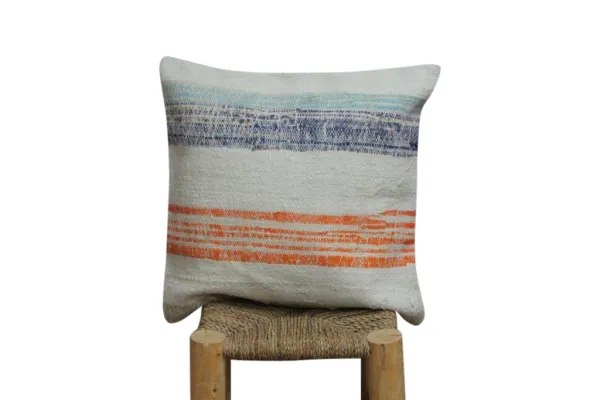 Kussen uit Turkije  50cm x 50cm incl binnenkussen katoenen achterkant (beige) Nr 21223