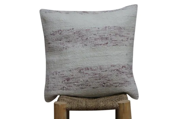 Kussen uit Turkije  50cm x 50cm incl binnenkussen katoenen achterkant (beige) Nr 21237