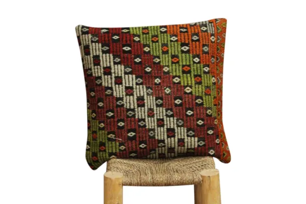 Kussen uit Turkije  50cm x 50cm incl binnenkussen katoenen achterkant (beige) Nr 21241-