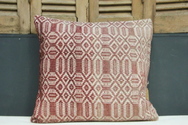 Kussen uit Turkije  60cm x 60cm incl binnenkussen katoenen achterkant (beige) Nr 44035