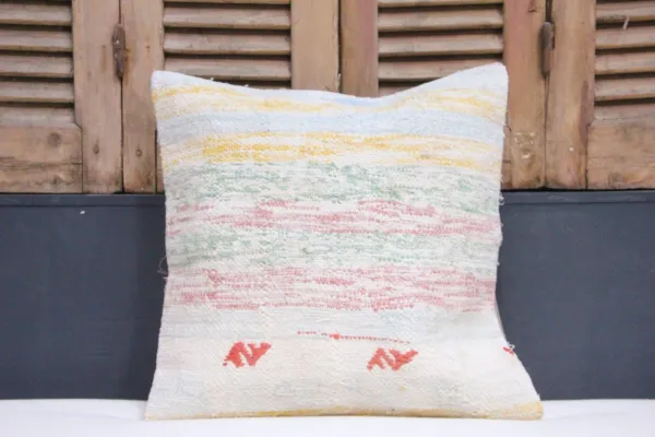 Kussen uit Turkije 50cm x 50cm incl binnenkussen katoenen achterkant (beige) Nr.51620