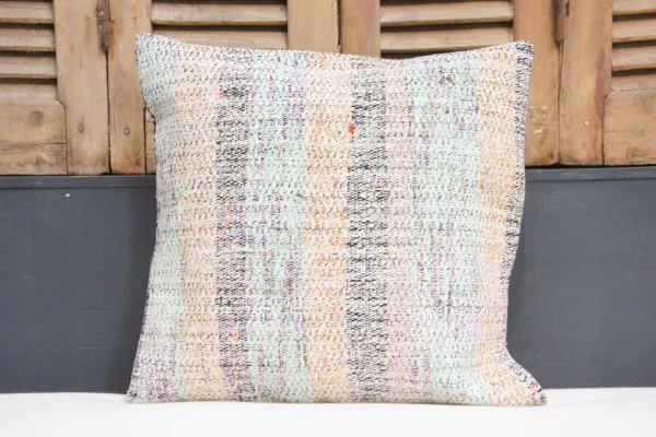 Kussen uit Turkije 50cm x 50cm incl binnenkussen katoenen achterkant (beige) Nr.51653