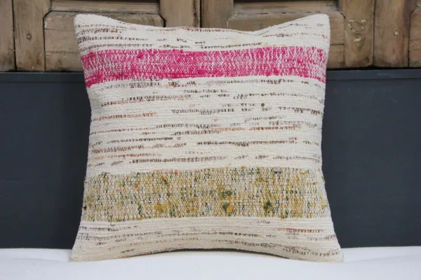 Kussen uit Turkije 50cm x 50cm incl binnenkussen katoenen achterkant (beige) Nr.51728