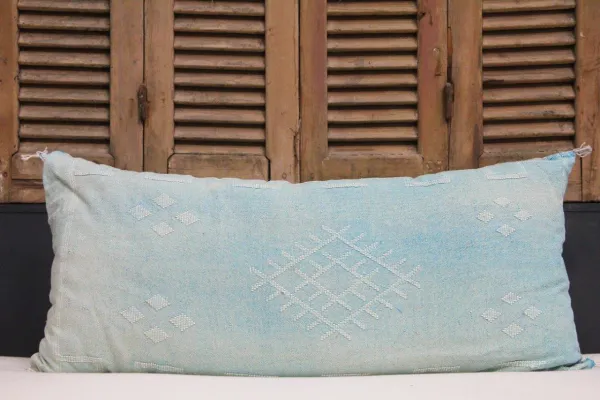 SALE Sabra Kussen uit Marokko blauw 100cm x 50cm incl vulling nr. 58108