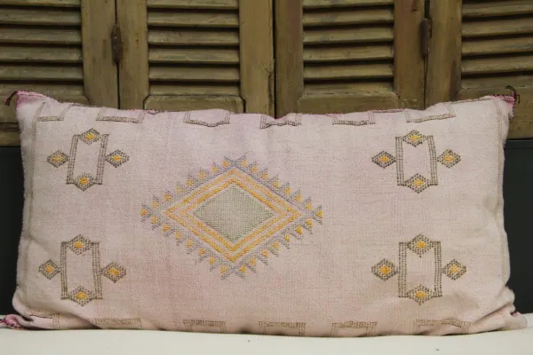 Sabra Kussen uit Marokko roze 100cm x 50cm incl vulling nr. 91238
