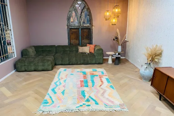 Boujaad 18217  240cm x 165cm  met zachte pastel kleuren