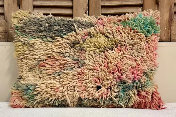 SALE Marokkaans berber kussen nr.62644 60cm x 40cm  (kussen heeft een gaatje, zie foto)