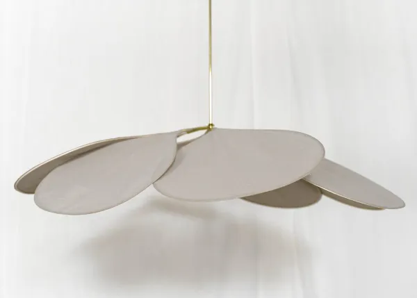 George Original lamp, kleur; albatre  materiaal; messing, rotan en stof 