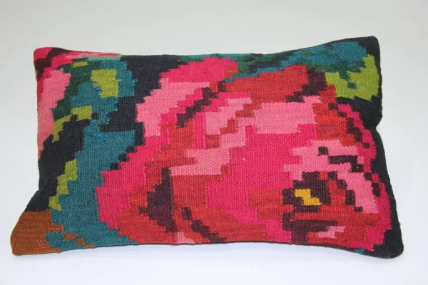 rozenkelim kussen 50cm x 30cm incl binnenkussen 