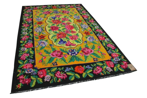 rozenkelim  310cm x 206cm