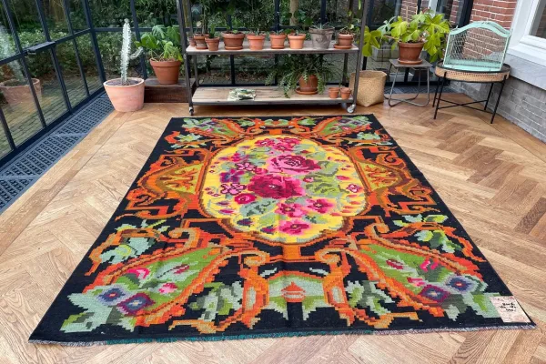 Authentieke Rozenkelim, handgeweven in Moldavie 267cm x 187cm