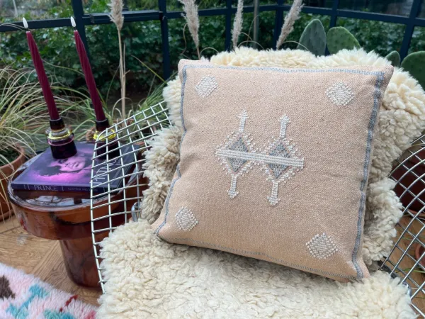 Sabra style kussen Marokko camel 45cm x 45cm (VOORVERKOOP, leverbaar in juli)