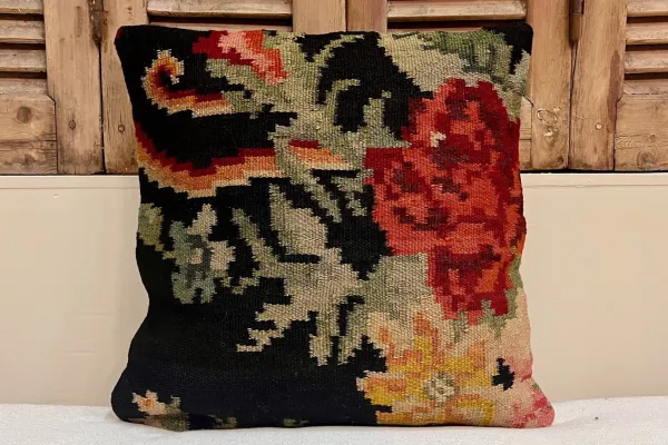 SALE rozenkelim kussen nr.18120 50cm x 50cm incl binnenkussen (kapotte rits, zie foto's)