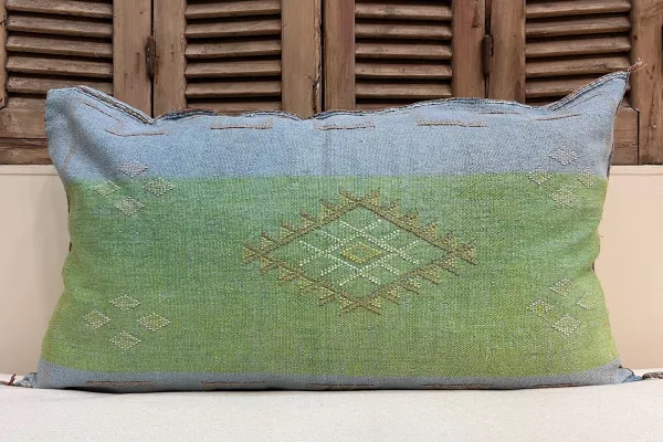 SALE Sabra Kussen uit Marokko groen, blauw 100cm x 50cm incl vulling nr.56230