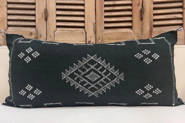 Sabra Kussen uit Marokko zwart 100cm x 50cm incl vulling nr.56269