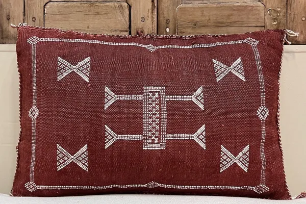 Sabra Kussen uit Marokko bordeauxrood 60cm x 40cm incl vulling nr.61107