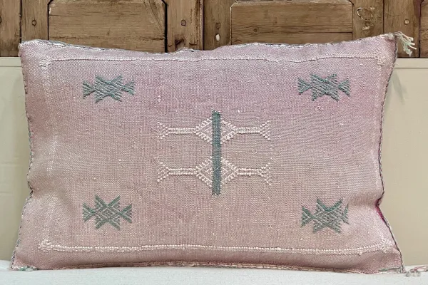 Sabra Kussen uit Marokko roze 60cm x 40cm incl vulling nr.61135